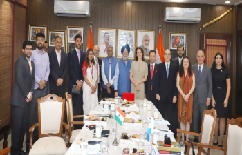 La Sra. Diana Mondino, Ministra de Asuntos Exteriores de Argentina se reunió con el Sr. Hardeep Singh Puri, Ministro de Petróleo y Gas Natural de la India el 07 de octubre 2024